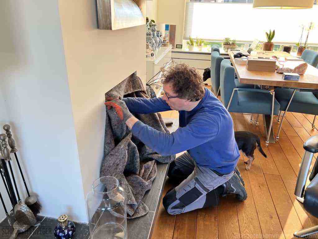 Schouwveger Leerdam kleed schoorsteenreiniger Schouwveger Leerdam kleed schoorsteenreiniger